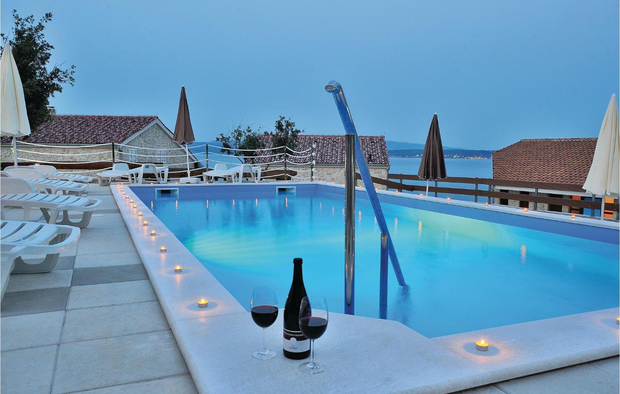Cozy Apartment In Posedarje With House Sea View Luaran gambar