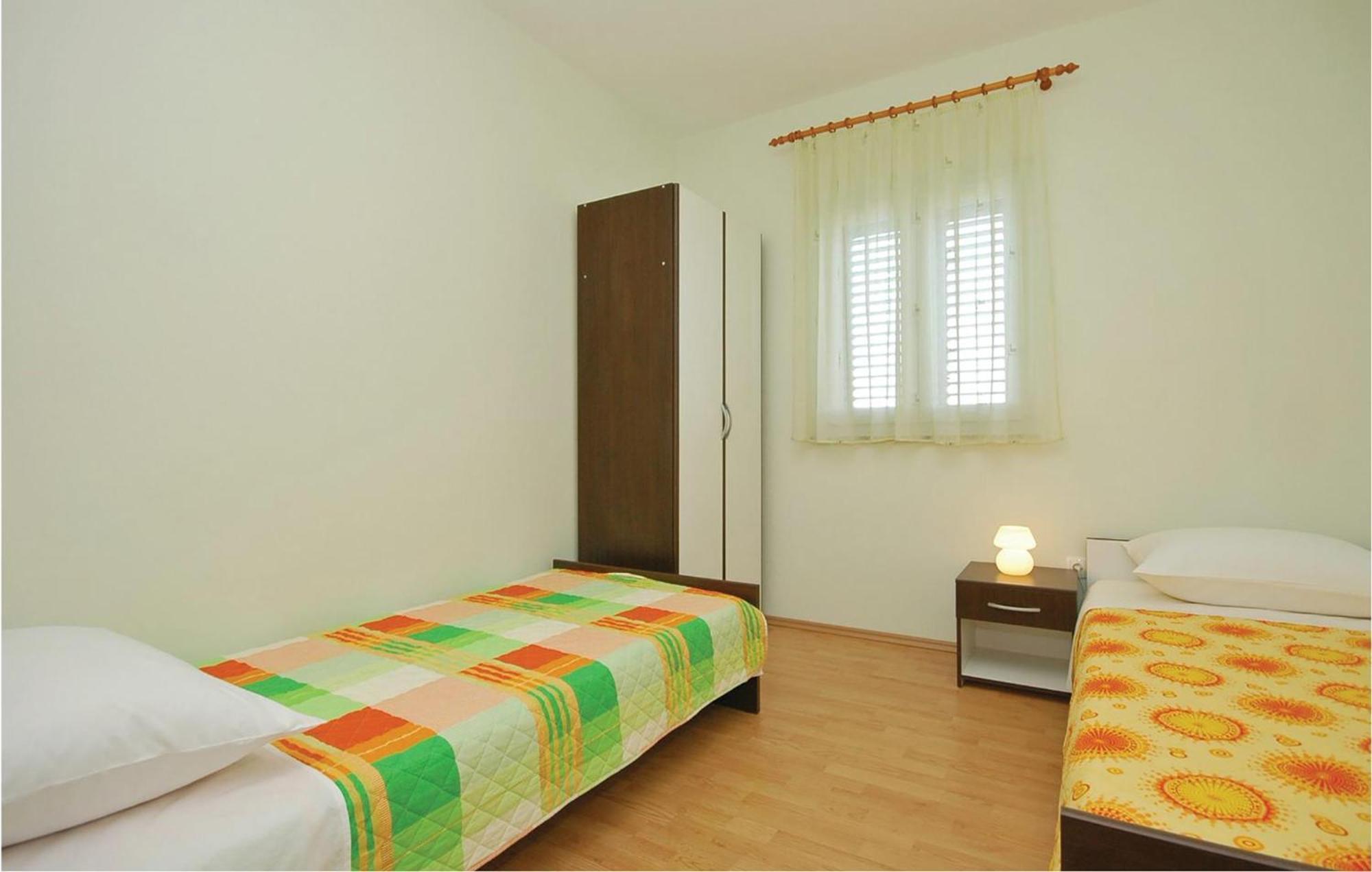 Cozy Apartment In Posedarje With House Sea View Luaran gambar
