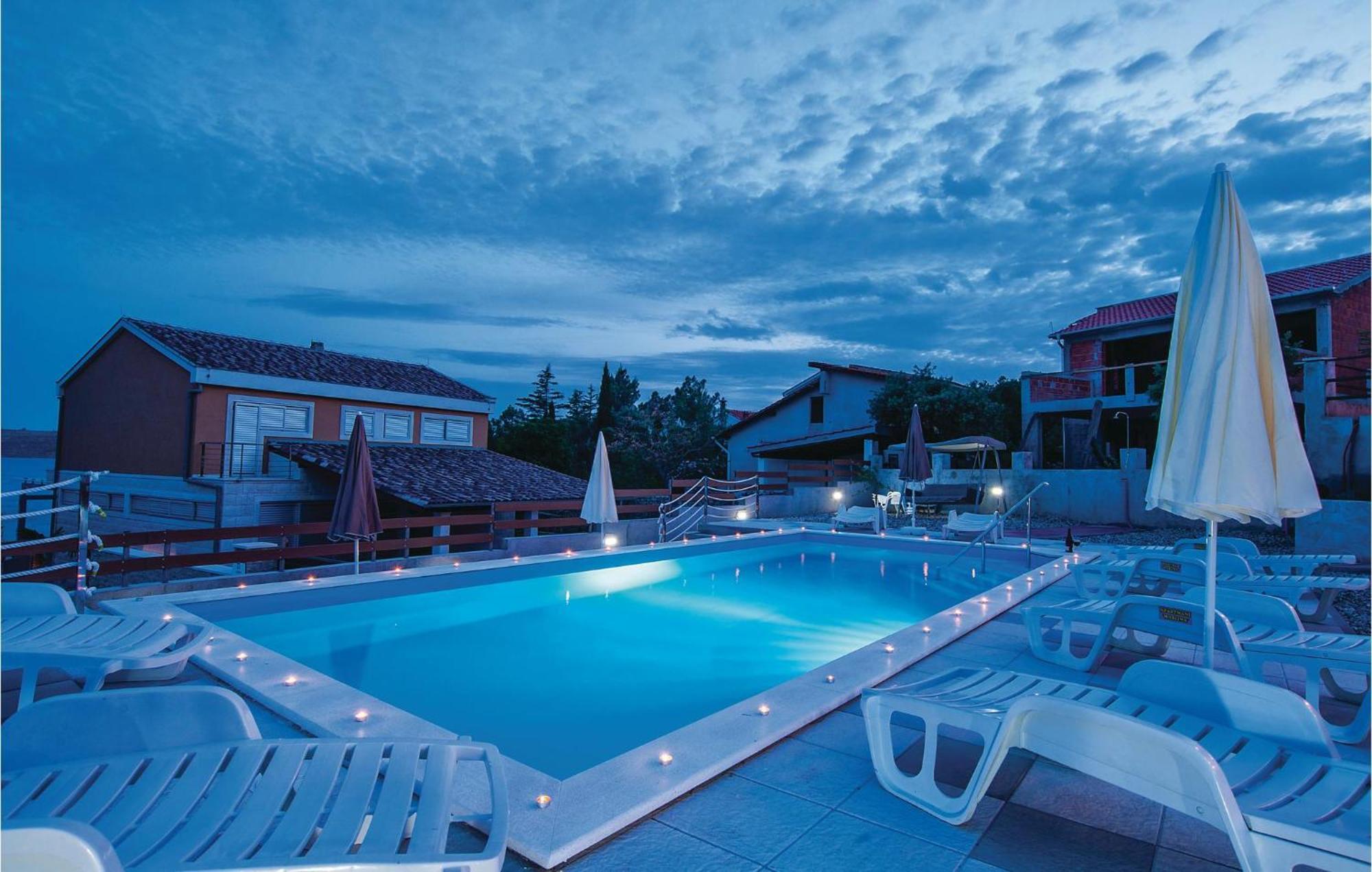Cozy Apartment In Posedarje With House Sea View Luaran gambar